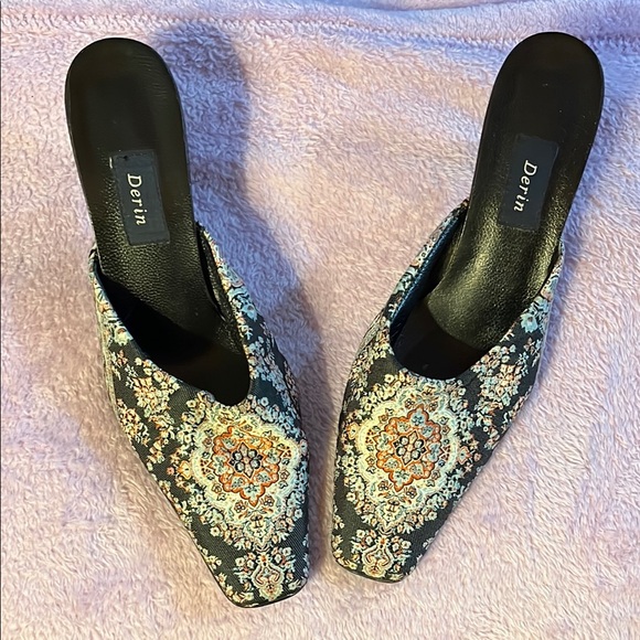 Black and Multicolor Heels - Picture 5 of 7